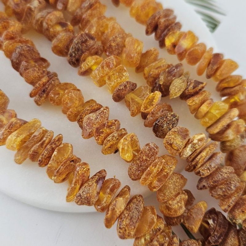 10 см Бусины из натурального нешлифованного янтаря чипсы 11-14х3-5 мм (10015) купить в Воронеже | Заказать в интернет-магазине Viva Beads

