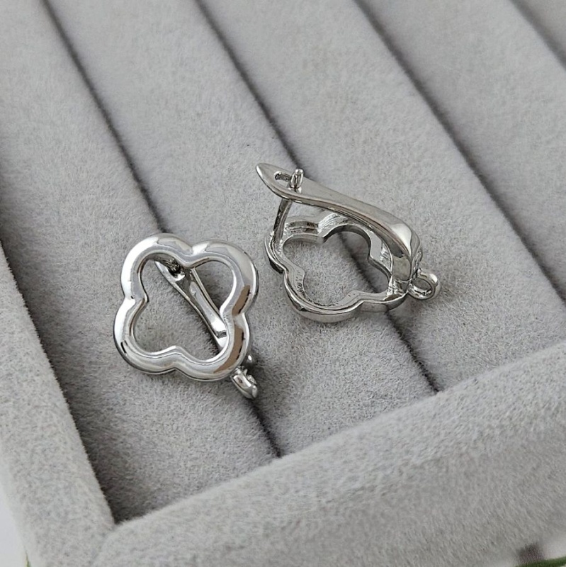 Швензы Клевер 16.3х13.8 мм с английским замком, родиевое покрытие (9957-Р) купить в Воронеже | Заказать в интернет-магазине Viva Beads
