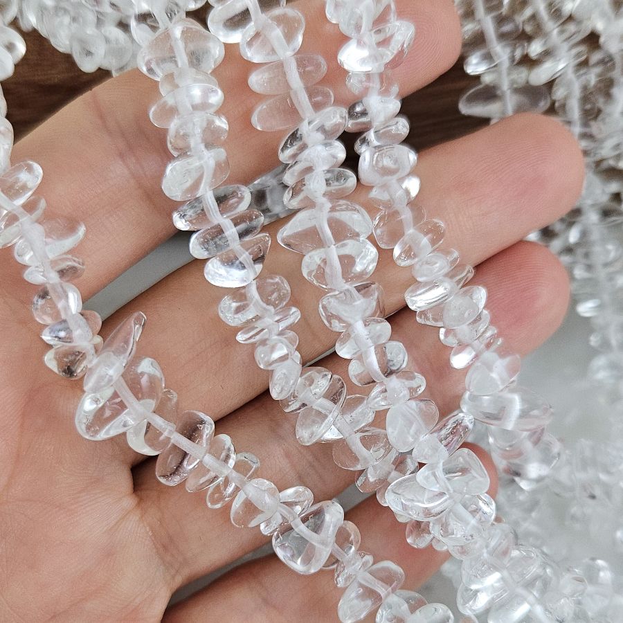 Нить 40 см Горный хрусталь натуральный 5-9 мм, бусины каменная крошка (8915) для бижутерии купить с доставкой по России | Интернет‑магазин Viva Beads
