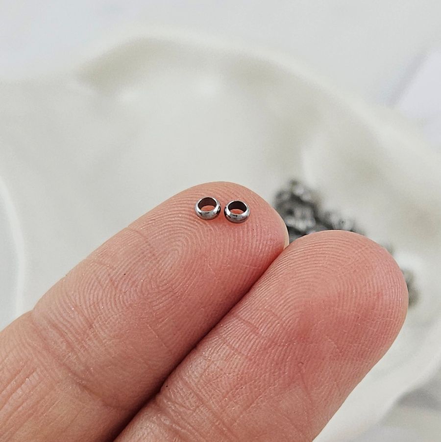 20 шт. Кримпы 2.4х1.1 мм рондели, нержавеющая сталь (10148-2.5) купить с доставкой по России | Интернет-магазин Viva Beads