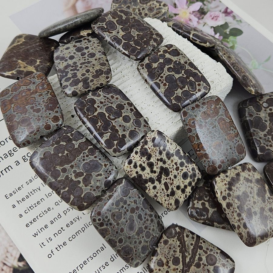 1 шт. Риолит / Леопардовая яшма / ок. 40х29.6х7.6-7.9 мм, крупные прямоугольные бусины (9984) купить в Воронеже | Заказать в интернет-магазине Viva Beads
