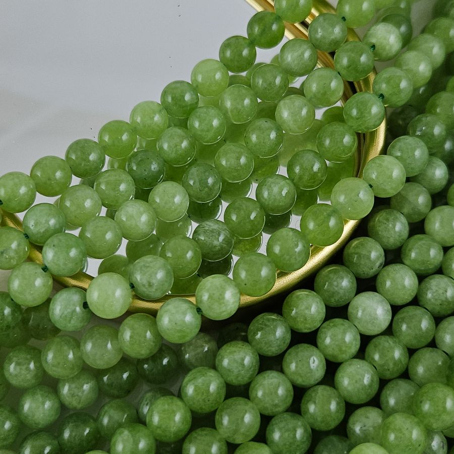 Нить 19 см Жадеит натуральный ок. 8 мм бусины гладкий шар, светло-зеленый (10278-8) для бижутерии купить с доставкой по России | Интернет‑магазин Viva Beads
