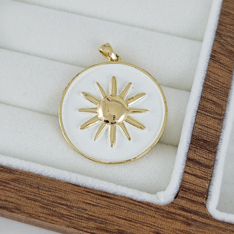 Подвеска круглая 25 мм позолота 14К, белая эмаль (5448-ЗБ) купить с доставкой по России | Интернет-магазин Viva Beads