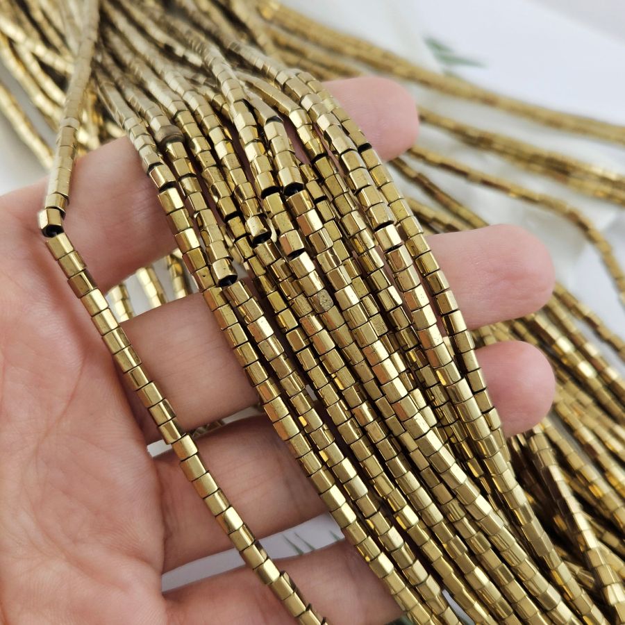 Нить 39 см Гематит многогранник 3х2.9 мм цвет античное золото (6997-3-АЗ) купить в Воронеже | Заказать в интернет-магазине Viva Beads
