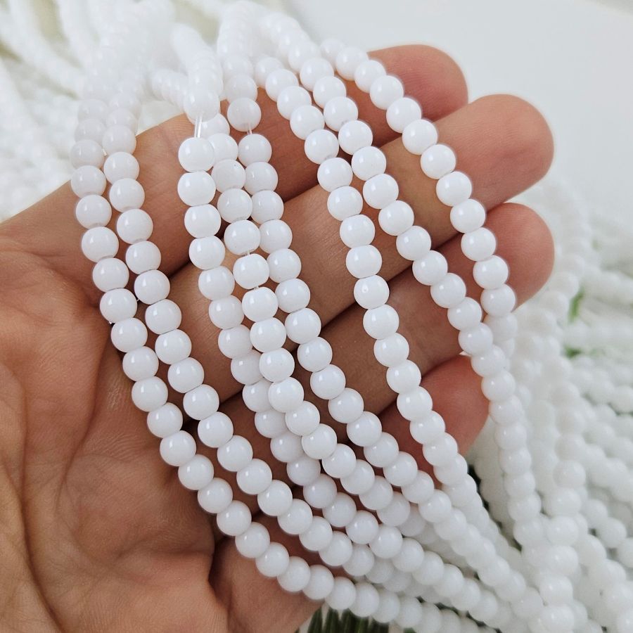 Нить 38 см Агат белый, имитация, бусина 4 мм, гладкий шар (6864-4) для бижутерии купить с доставкой по России | Интернет‑магазин Viva Beads
