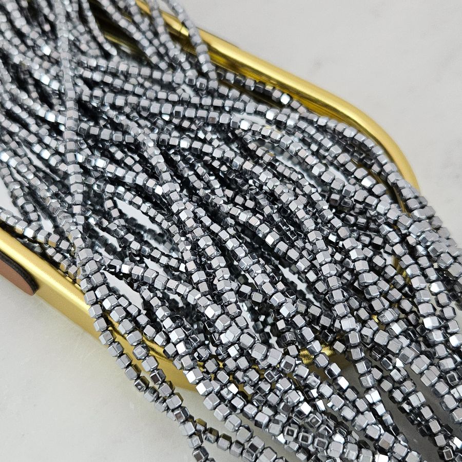 Нить 39 см Гематит, гематин 3 мм многогранник, цвет платина (7626-П) для бижутерии купить с доставкой по России | Интернет‑магазин Viva Beads
