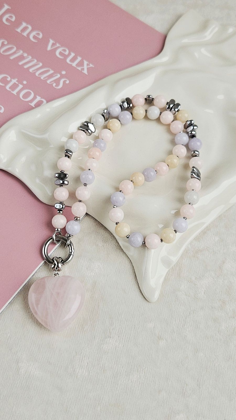 Облако — набор для создания колье из пастельных камней и гематита с подвеской из розового кварца (НАБОР-75) купить с доставкой по России | Интернет-магазин Viva Beads