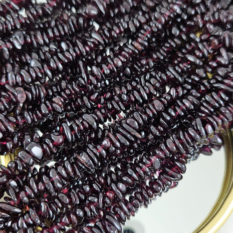 Нить 39 см Гранат натуральный 4-8 мм, бусины каменная крошка  (3266) для бижутерии купить с доставкой по России | Интернет‑магазин Viva Beads
