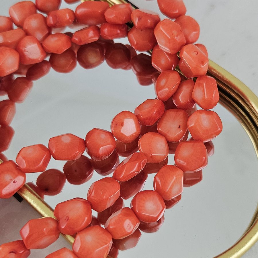 1 шт. Коралл натуральный ок. 11-12х11-12х5-7 мм, бусины свободной формы, коралловый (10269) для бижутерии купить с доставкой по России | Интернет‑магазин Viva Beads
