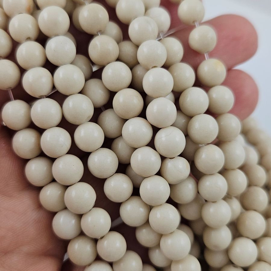 Нить 37 см Говлит натуральный 6.5-6.8 мм, бусина гладкий шар (9996-6) купить в Воронеже | Заказать в интернет-магазине Viva Beads
