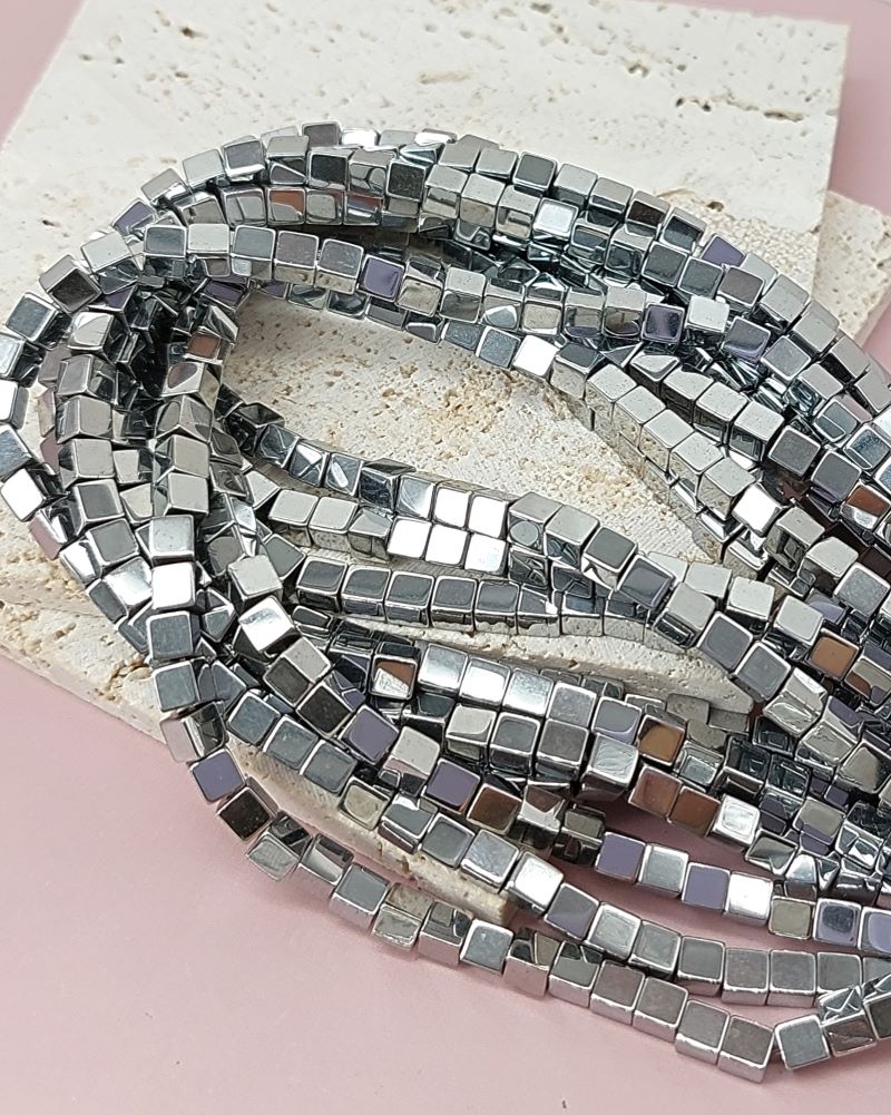Нить 19 см Гематит 4 мм куб цвет платина (7977-П) купить в Воронеже | Заказать в интернет-магазине Viva Beads
