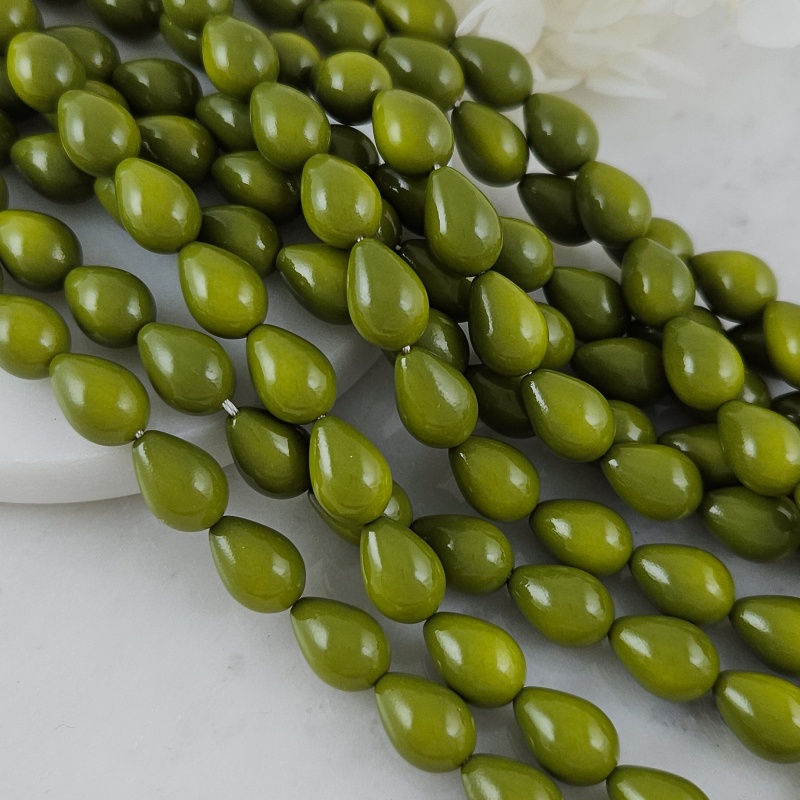 Нить 40 см Жемчуг майорка ок. 9х13 мм бусина гладкая капля, ярко-оливковый (9742-ЯОЛИВ) купить с доставкой по России | Интернет-магазин Viva Beads