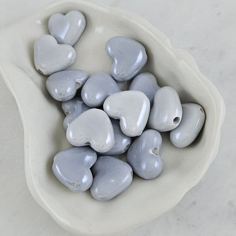 1 шт. Бусина Сердце ок. 13х15х6.7 мм серый, керамика (10279-15-С) купить с доставкой по России | Интернет-магазин Viva Beads