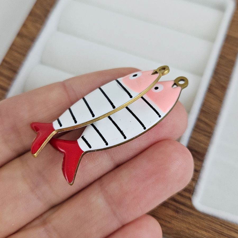 Подвеска Рыба 40х13.8х2.8 мм с эмалью, сталь в позолоте 18К (1051-РОЗ) купить с доставкой по России | Интернет-магазин Viva Beads