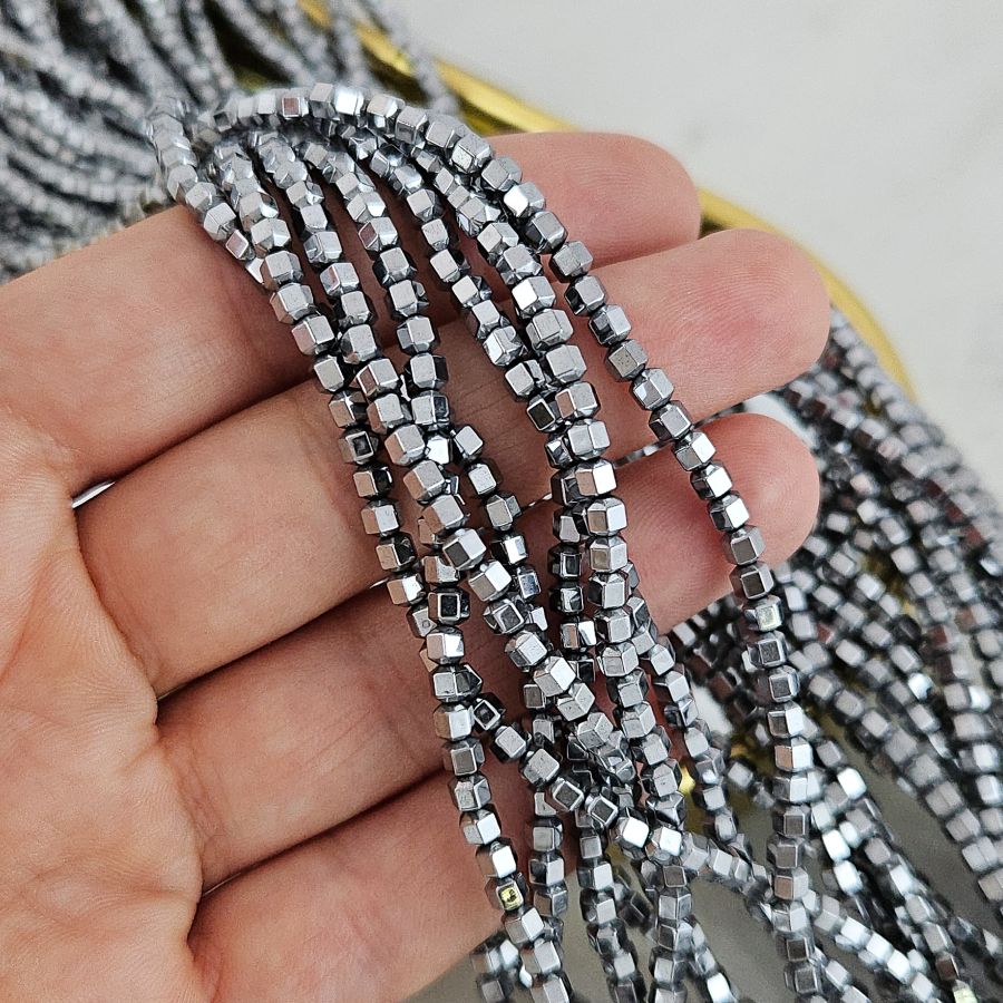 Нить 39 см Гематит, гематин 3 мм многогранник, цвет платина (7626-П) для бижутерии купить с доставкой по России | Интернет‑магазин Viva Beads
