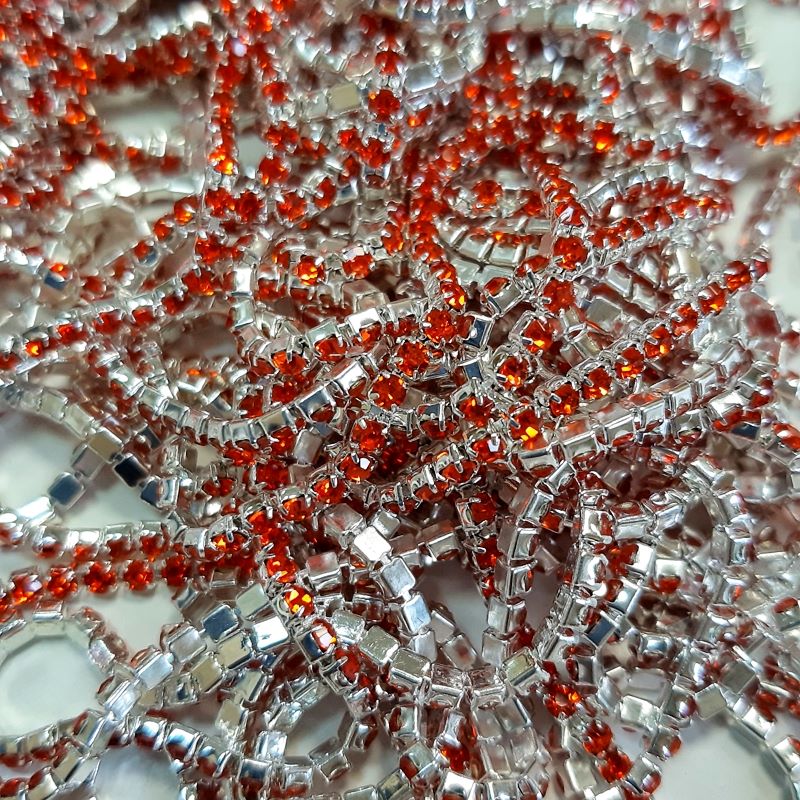 50 см Стразовая цепь 2 мм (SS6) Красно-оранжевый (4321) купить с доставкой по России | Интернет-магазин Viva Beads