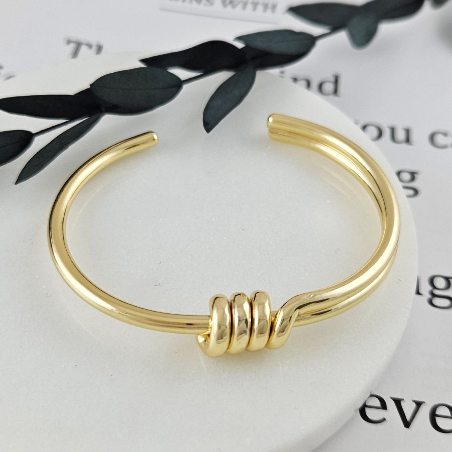 Браслет жесткий 62.7х52х3 мм, позолота 14К (10035-З) купить с доставкой по России | Интернет-магазин Viva Beads