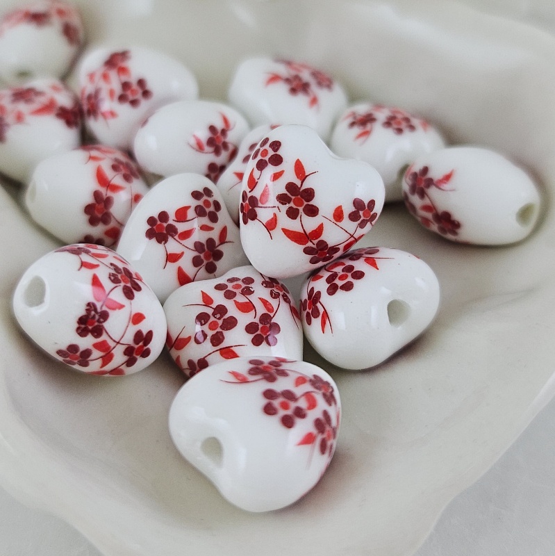 1 шт. Бусина Сердце ок. 12х12х9.2 мм белый с красными цветами, керамика (9836-К) купить с доставкой по России | Интернет-магазин Viva Beads