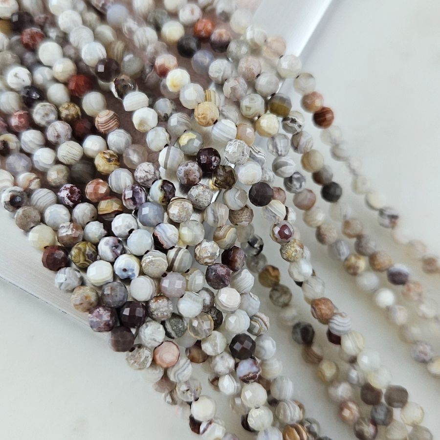 Нить 39 см Агат Ботсвана ок. 3 мм, круглые граненые бусины (7900-3) для бижутерии купить с доставкой по России | Интернет‑магазин Viva Beads
