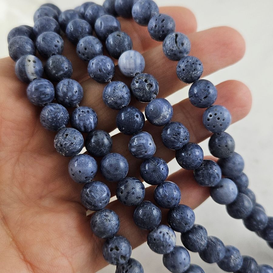 Нить 19 см Коралл натуральный синий ок. 8 мм, бусины гладкий шар (10125-8) для бижутерии купить с доставкой по России | Интернет‑магазин Viva Beads
