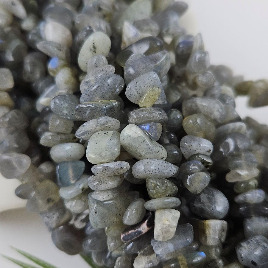 Нить 39 см Лабрадорит натуральный 5-8 мм крошка (6880) купить в Воронеже | Заказать в интернет-магазине Viva Beads
