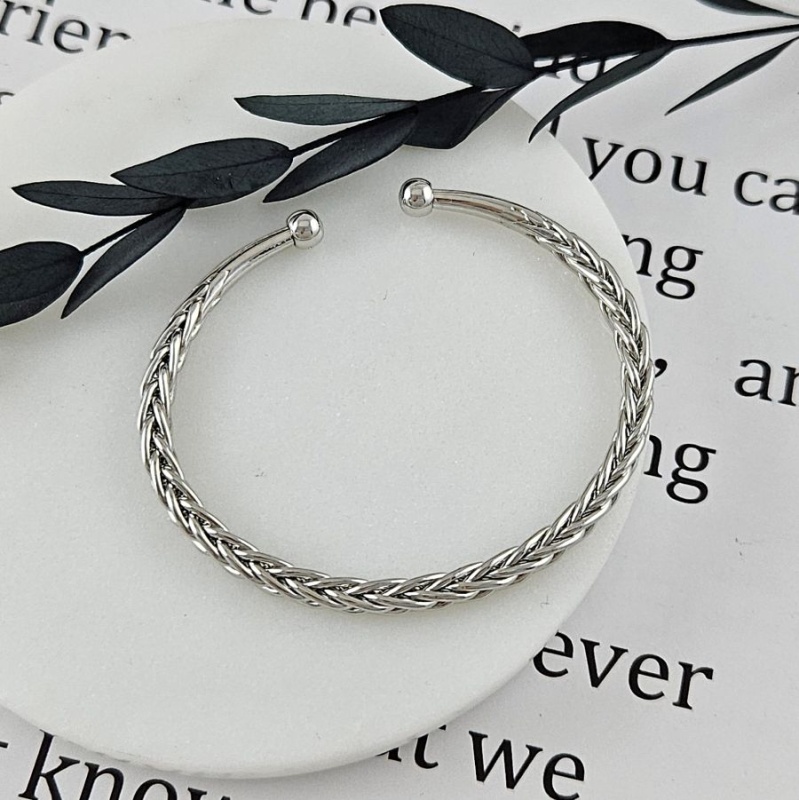 Браслет жесткий 65.5х57х4.5 мм, родиевое покрытие (10036-Р) купить с доставкой по России | Интернет-магазин Viva Beads