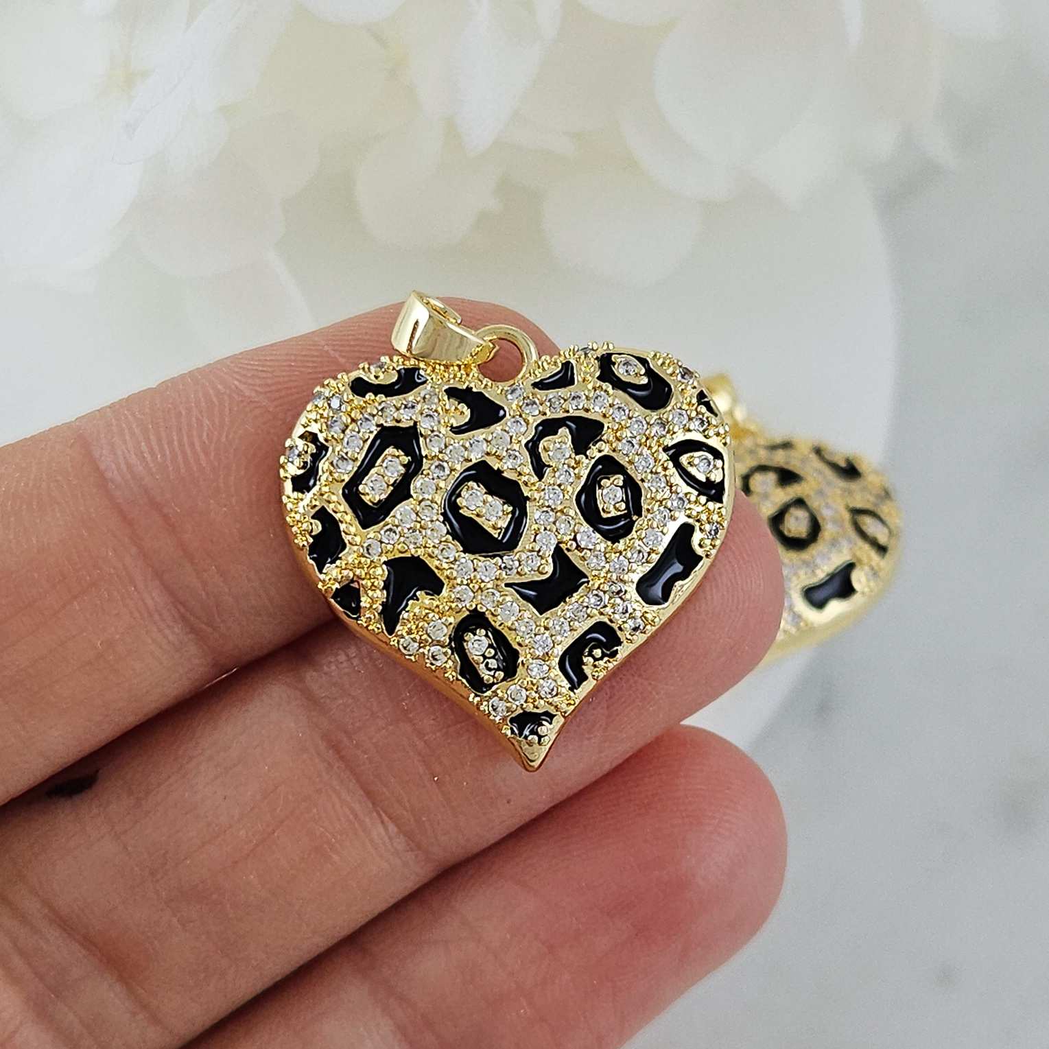 Подвеска Сердце 22.5х23 мм с фианитами и эмалью позолота 14К (9091-З) купить с доставкой по России | Интернет-магазин Viva Beads