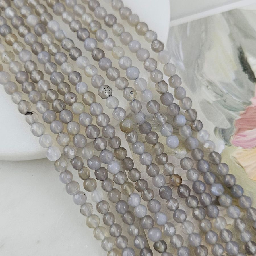 Нить 36 см Агат серый натуральный 4 мм бусины граненый шар (3189-4) для бижутерии купить с доставкой по России | Интернет‑магазин Viva Beads
