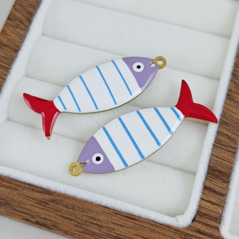 Подвеска Рыба 40х13.8х2.8 мм с эмалью, сталь в позолоте 18К (1051-ГОЛ) купить с доставкой по России | Интернет-магазин Viva Beads