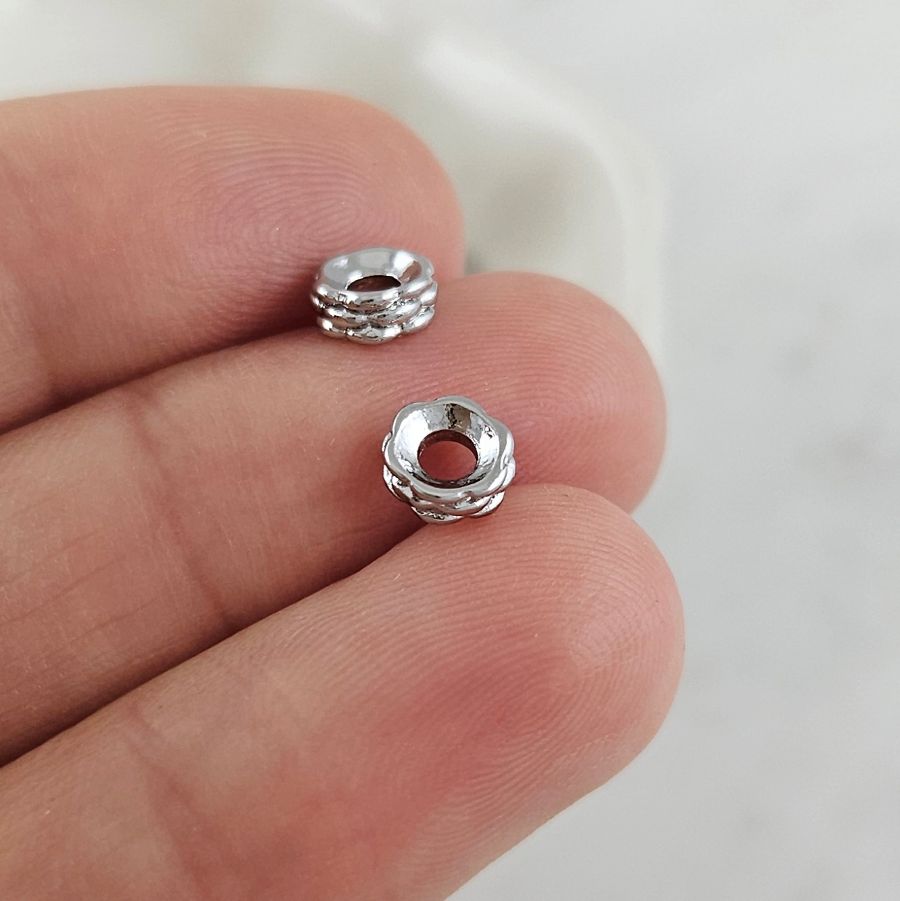 1 шт. Бусина разделитель 5.7х2.4 мм текстурированная, родиевое покрытие (10106-Р) купить с доставкой по России | Интернет-магазин Viva Beads