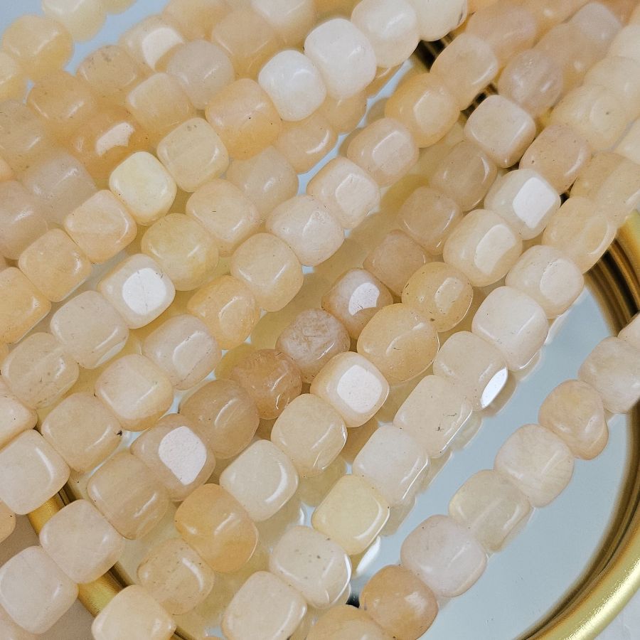 Нить 18 см Жадеит натуральный тонированный ок. 7-7.5 мм бусины формы куб, желтый (10259-Ж) для бижутерии купить с доставкой по России | Интернет‑магазин Viva Beads
