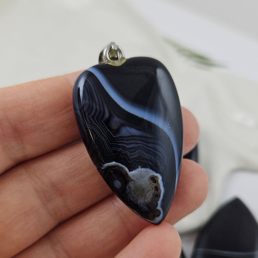 Черный агат подвеска кулон сердце ок. 40х25.5х9 мм (10001-ЧА) купить в Воронеже | Заказать в интернет-магазине Viva Beads
