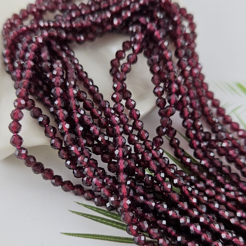 Нить 38 см Гранат натуральный ок. 3.4 мм, граненые бусины (6102-3) купить в Воронеже | Заказать в интернет-магазине Viva Beads
