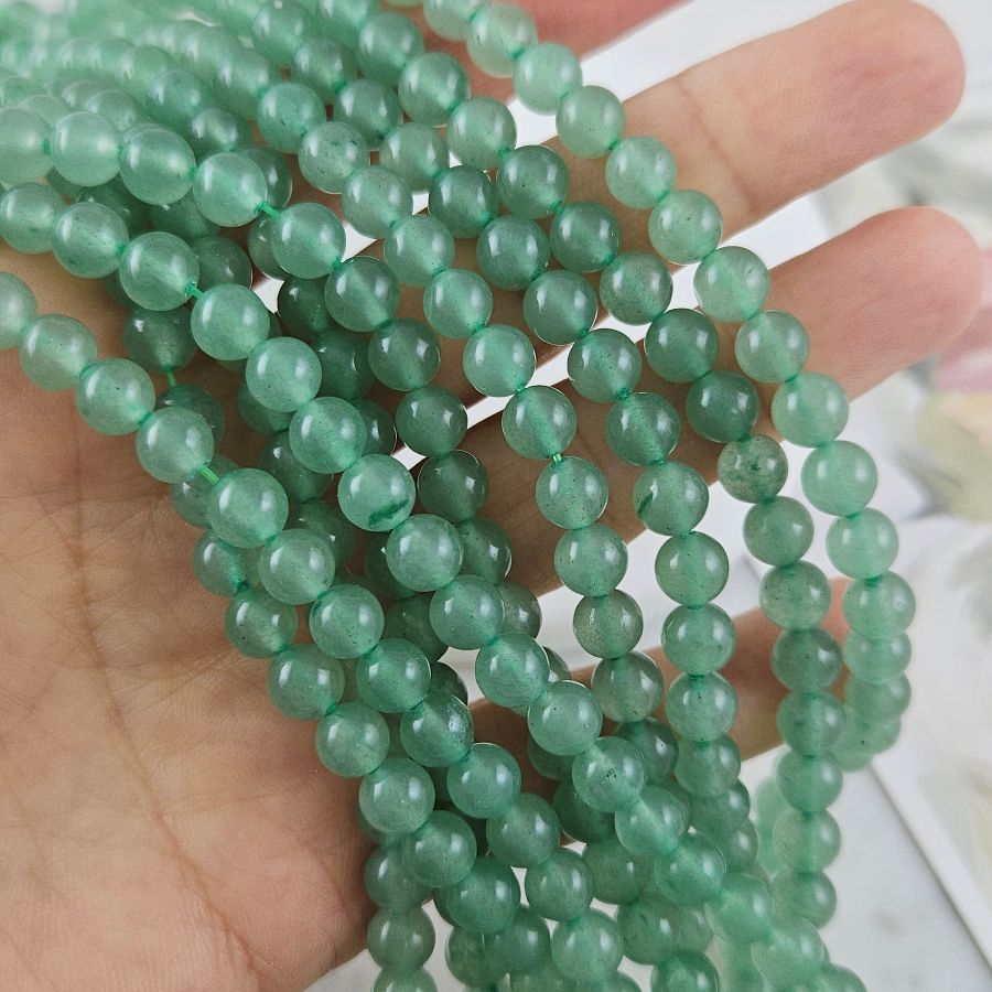 Нить 37 см Авантюрин натуральный ок. 6.3 мм бусины гладкий шар, зеленый (10156-6) для бижутерии купить с доставкой по России | Интернет‑магазин Viva Beads
