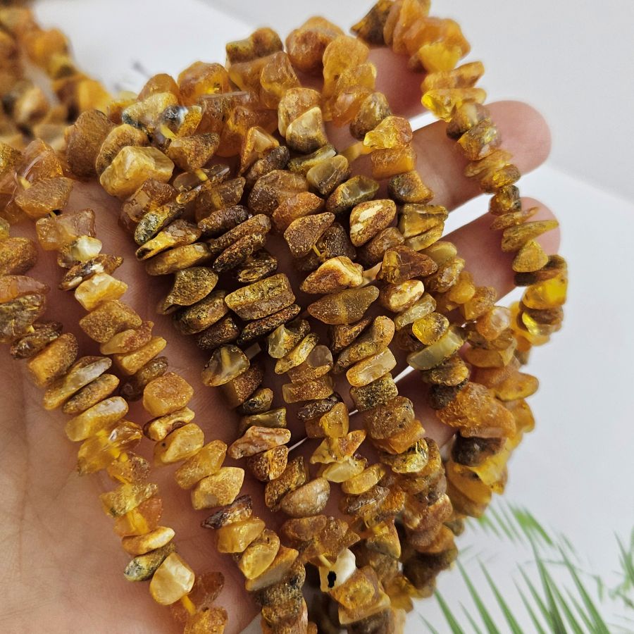 21 см Бусины из натурального нешлифованного янтаря чипсы 8-12х2.5-5 мм (10016) купить в Воронеже | Заказать в интернет-магазине Viva Beads
