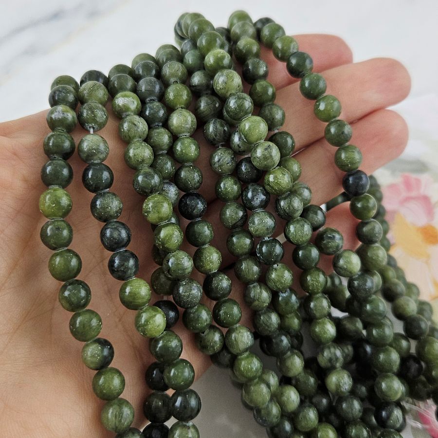 Нить 37 см Нефрит тайванский ок. 6.7 мм бусины гладкий шар (9784-6) для бижутерии купить с доставкой по России | Интернет‑магазин Viva Beads
