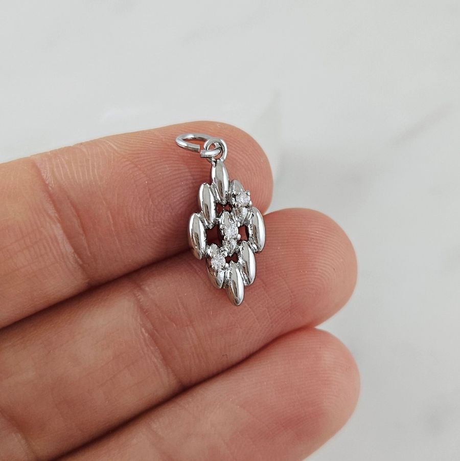 Подвеска Ромб 17.5x8.6 мм с фианитами, родиевое покрытие (10116-Р) купить с доставкой по России | Интернет-магазин Viva Beads