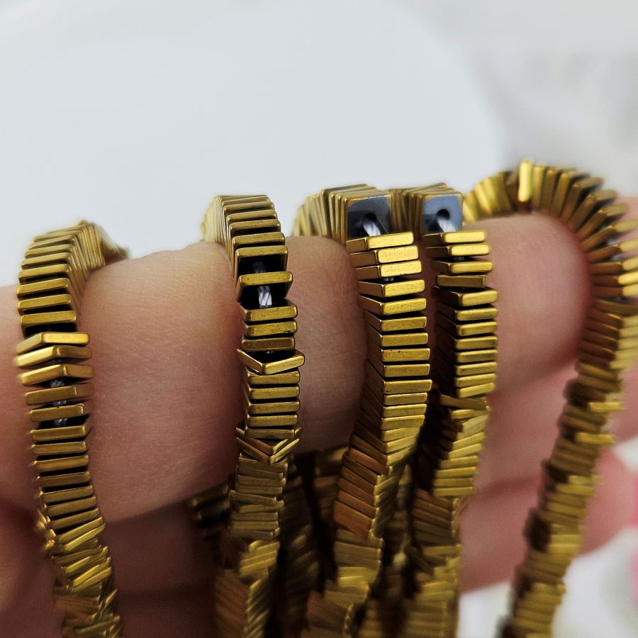 Нить 19 см Гематит, гематин 4х1 мм бусины плоский квадрат, цвет античное золото (7896-4) для бижутерии купить с доставкой по России | Интернет‑магазин Viva Beads
