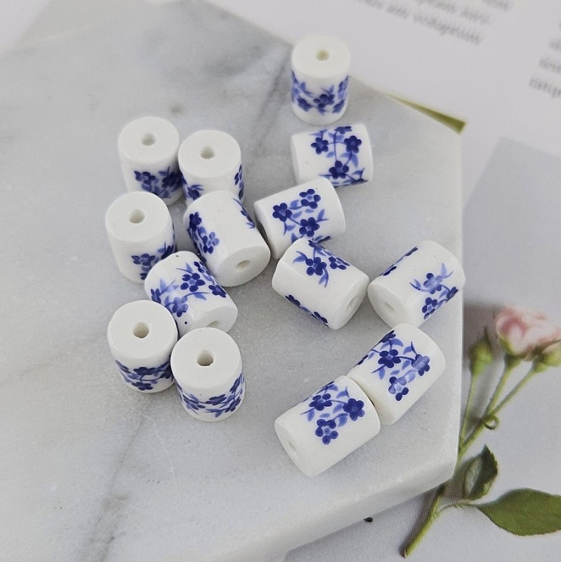 УЦЕНКА 1 шт. Бусина цилиндр ок. 10.3х8.2 мм белый с синими цветами, керамика (9196-10-УЦ) купить с доставкой по России | Интернет-магазин Viva Beads