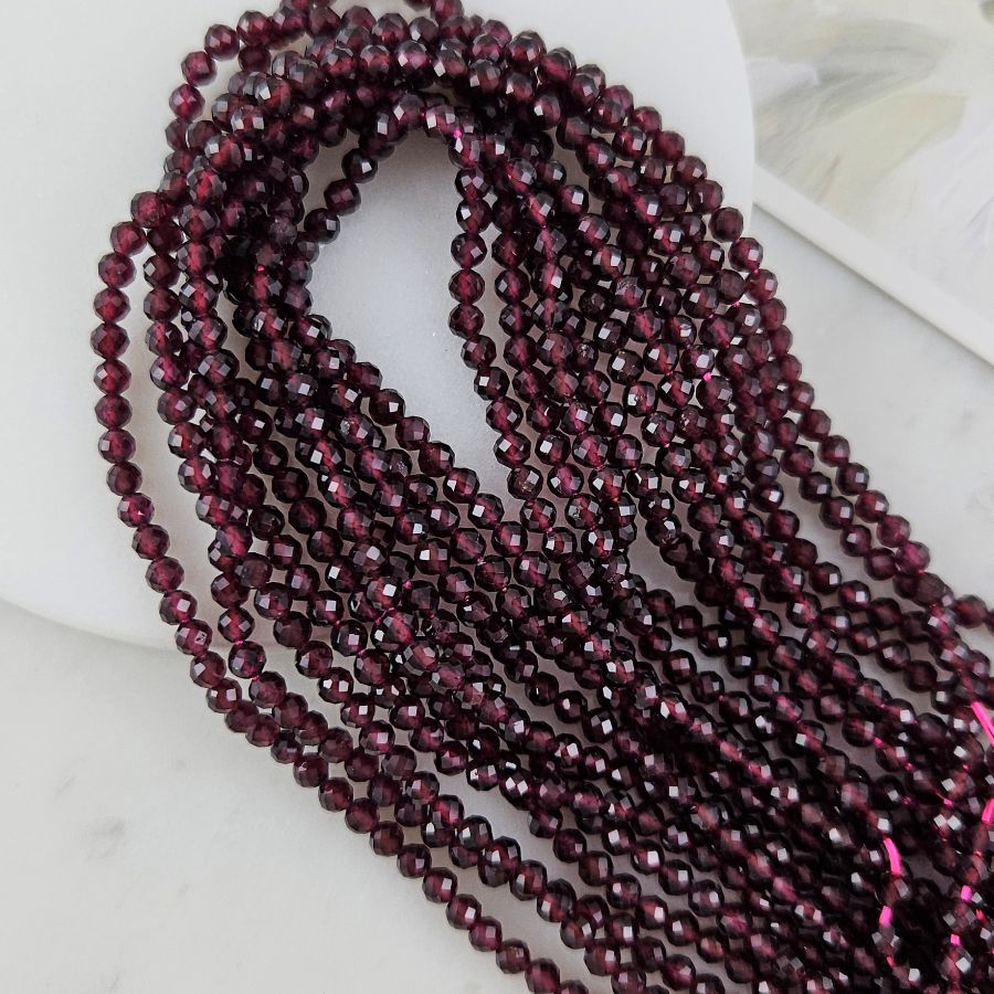 Нить 38 см Гранат натуральный ок. 3.4 мм, бусины граненый шар (6102-3) для бижутерии купить с доставкой по России | Интернет‑магазин Viva Beads
