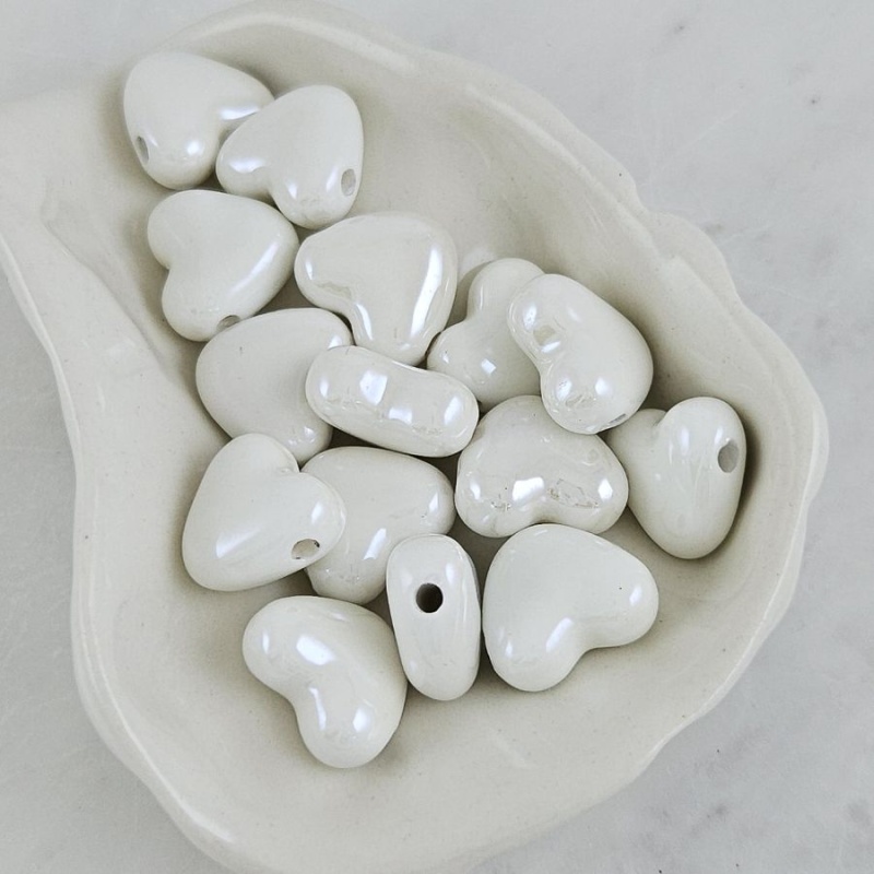 1 шт. Бусина Сердце ок. 14.8х13х7 мм белый, керамика (10276-14-Б) купить с доставкой по России | Интернет-магазин Viva Beads