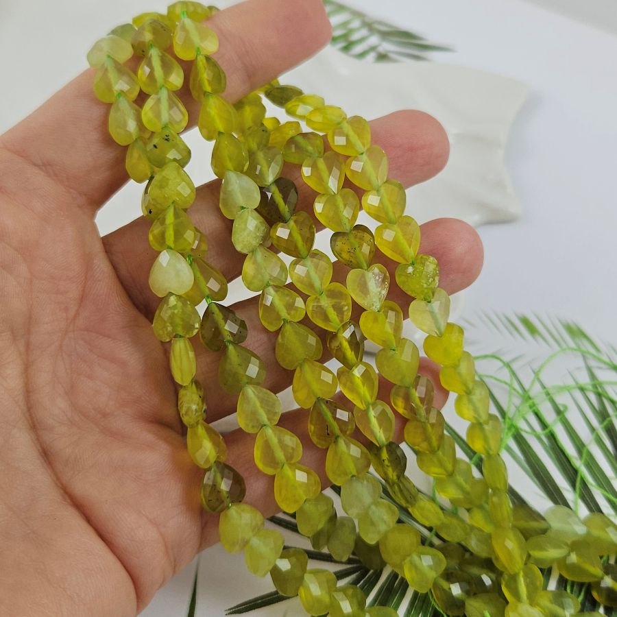 1 шт. Перидот, оливин, хризолит 8 мм бусина граненое Сердце (9993-8) купить в Воронеже | Заказать в интернет-магазине Viva Beads
