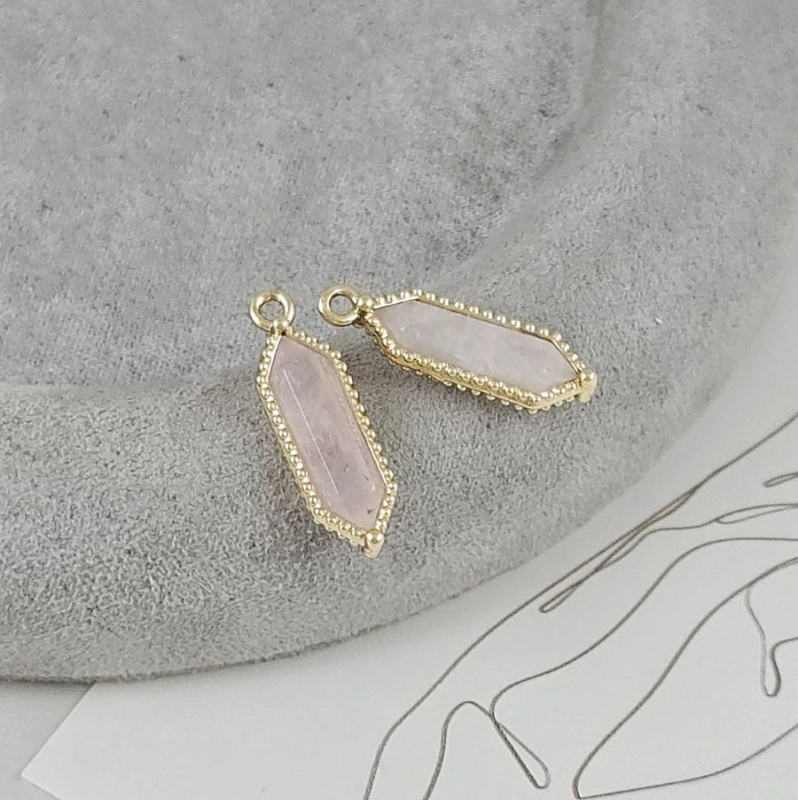 УЦЕНКА Подвеска шестиугольник 21.4х7х4.7 мм с розовым кварцем, позолота 14К (9246-РК-З-УЦ)