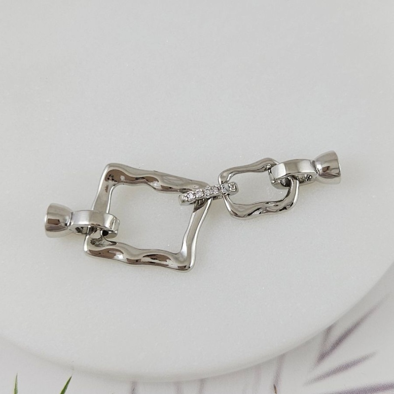 УЦЕНКА Замок с карабинами 53 мм с фианитами, родиевое покрытие (9966-Р-УЦ) купить в Воронеже | Заказать в интернет-магазине Viva Beads
