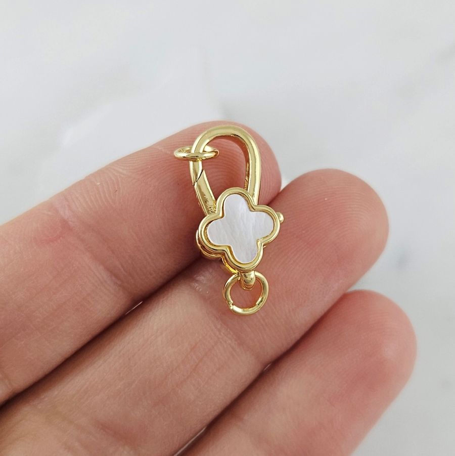 Замок карабин Клевер 18х10 мм с перламутром, позолота 14К (10110-З) замок для украшений купить с доставкой по России | Интернет-магазин Viva Beads