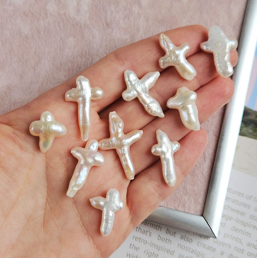 1 шт. Жемчуг речной барокко 16-30х14-20 мм, форма крест (6770-МАЛ) купить с доставкой по России | Интернет-магазин Viva Beads