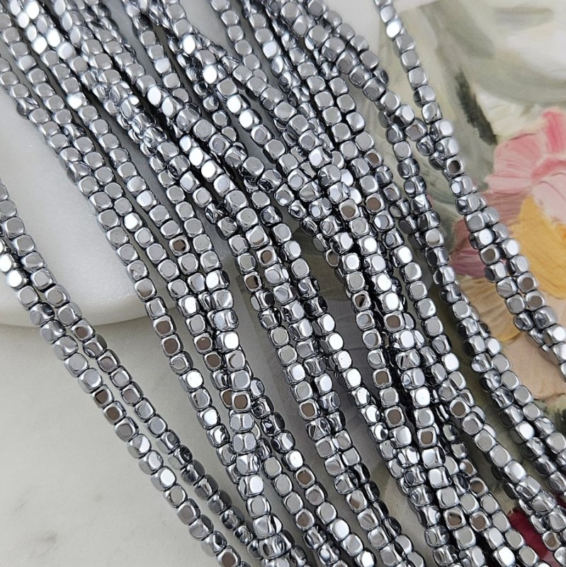 Нить 39-40 см Гематит, гематин 3 мм бусины куб, цвет платина (4574-П) для бижутерии купить с доставкой по России | Интернет‑магазин Viva Beads
