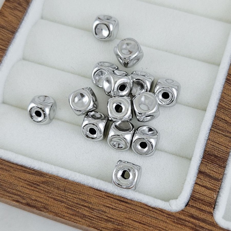 1 шт. Бусина разделитель 6.3х6.1 мм куб, родиевое покрытие (10253-Р) купить с доставкой по России | Интернет-магазин Viva Beads