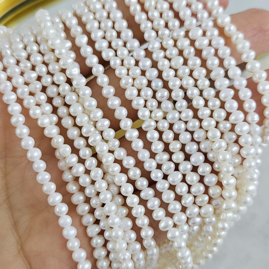 Жемчуг натуральный речной ок. 3.4-4 мм, форма картофель, белый АА (9844) купить с доставкой по России | Интернет-магазин Viva Beads