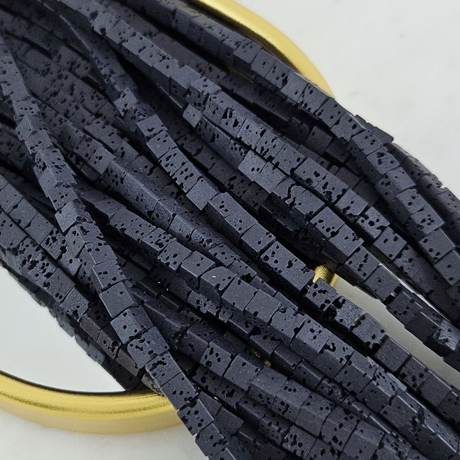 Нить 18 см Лава натуральная ок. 4 мм, бусины куб, черный (4559-4) для бижутерии купить с доставкой по России | Интернет‑магазин Viva Beads
